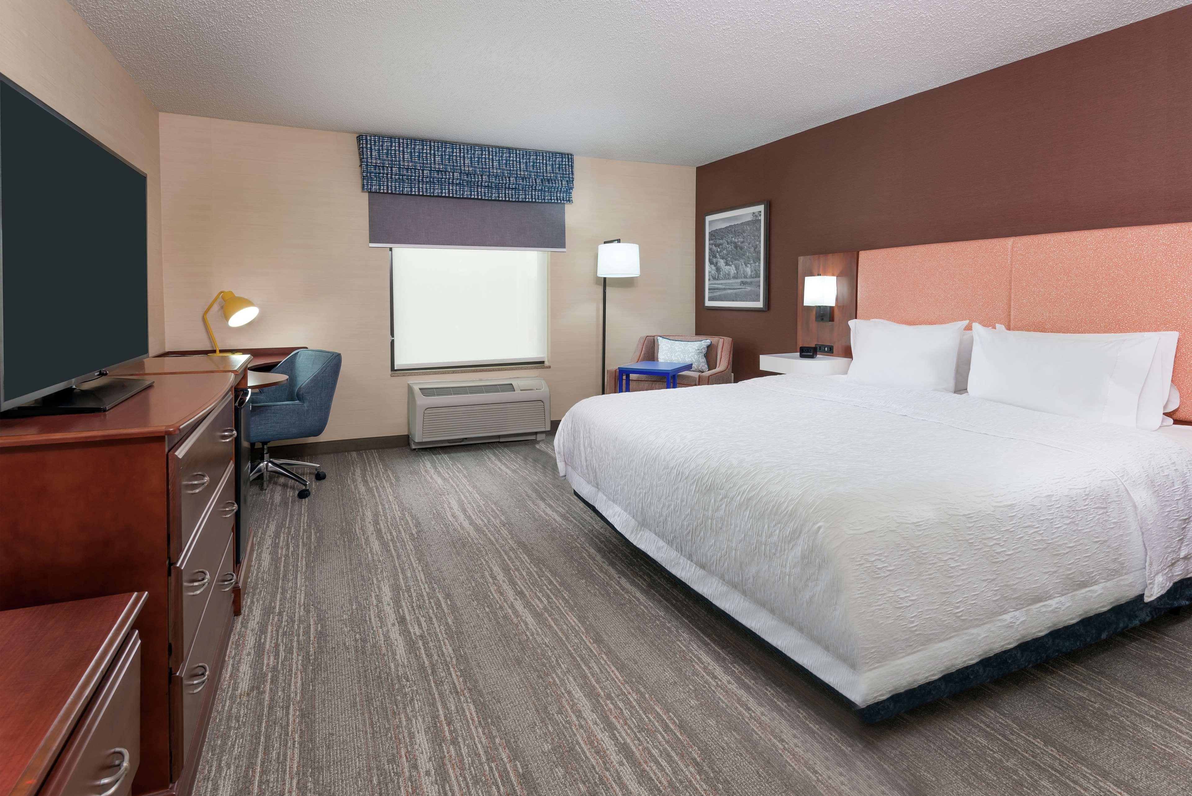 Hampton Inn Springfield South Enfield Extérieur photo