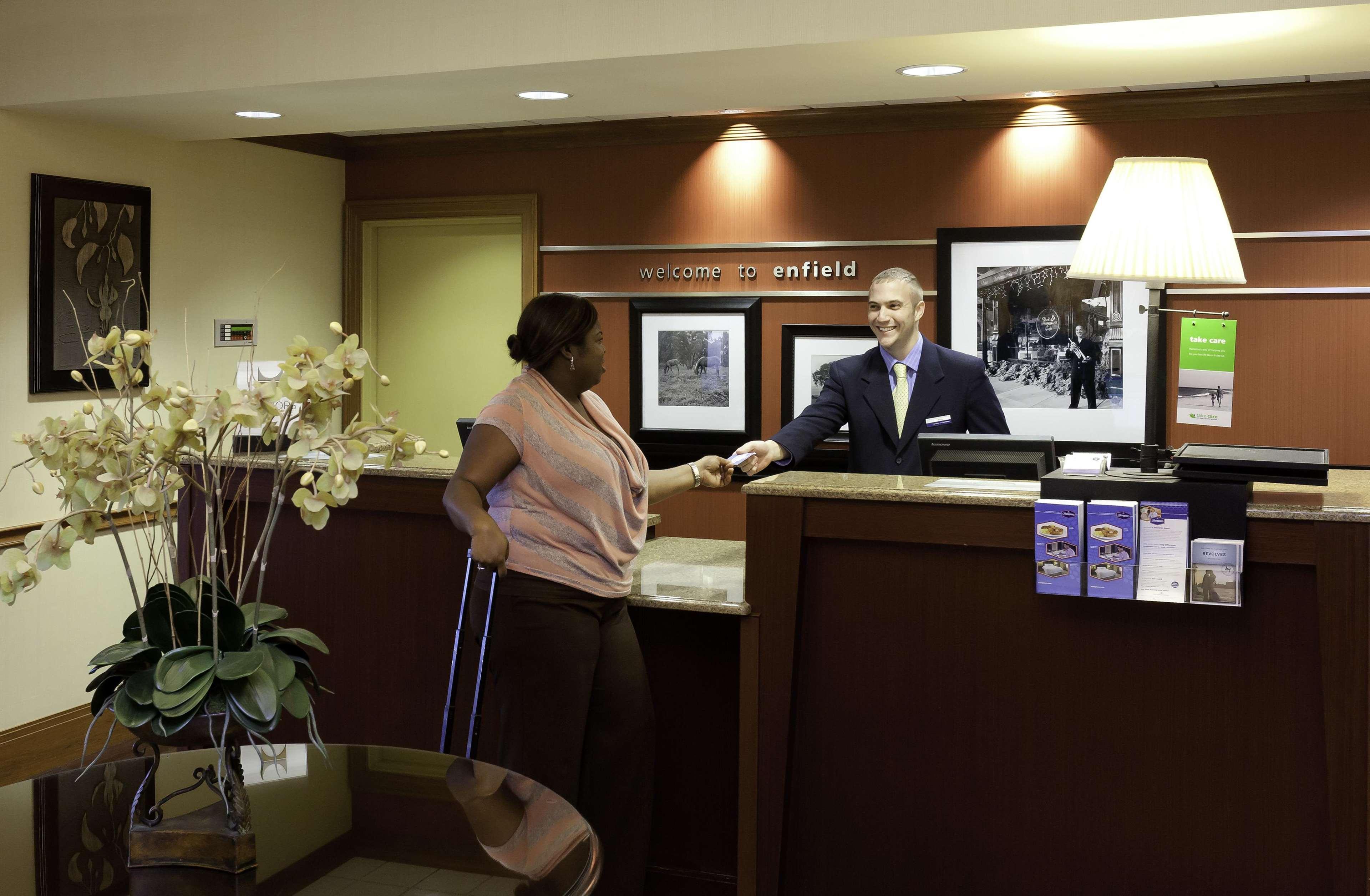 Hampton Inn Springfield South Enfield Extérieur photo