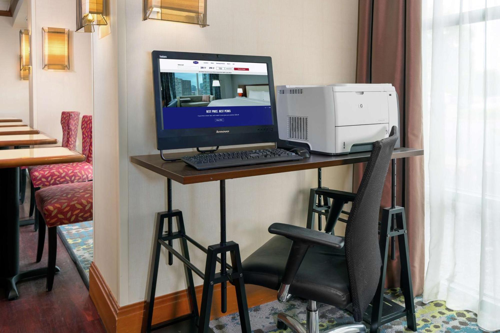 Hampton Inn Springfield South Enfield Extérieur photo