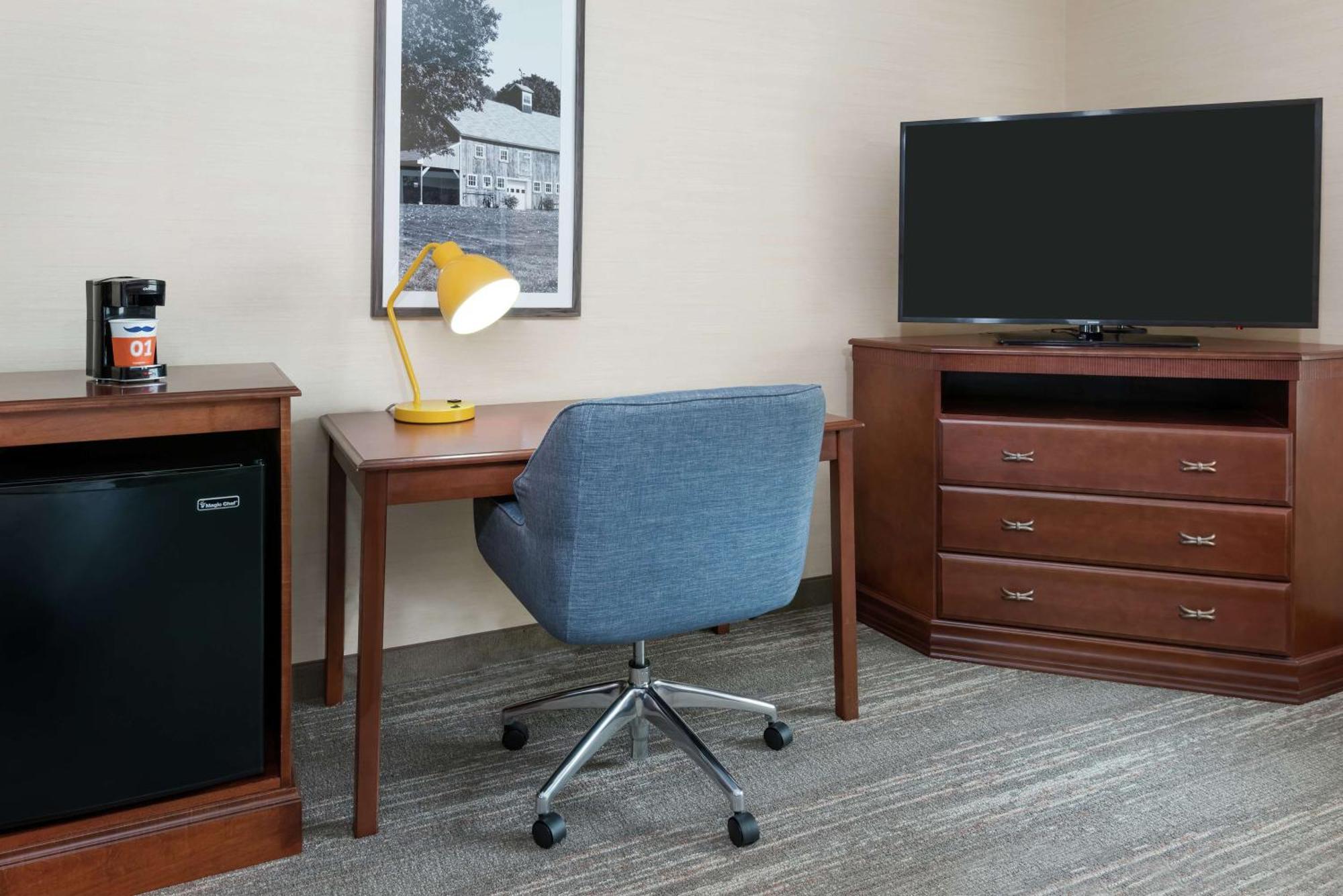 Hampton Inn Springfield South Enfield Extérieur photo