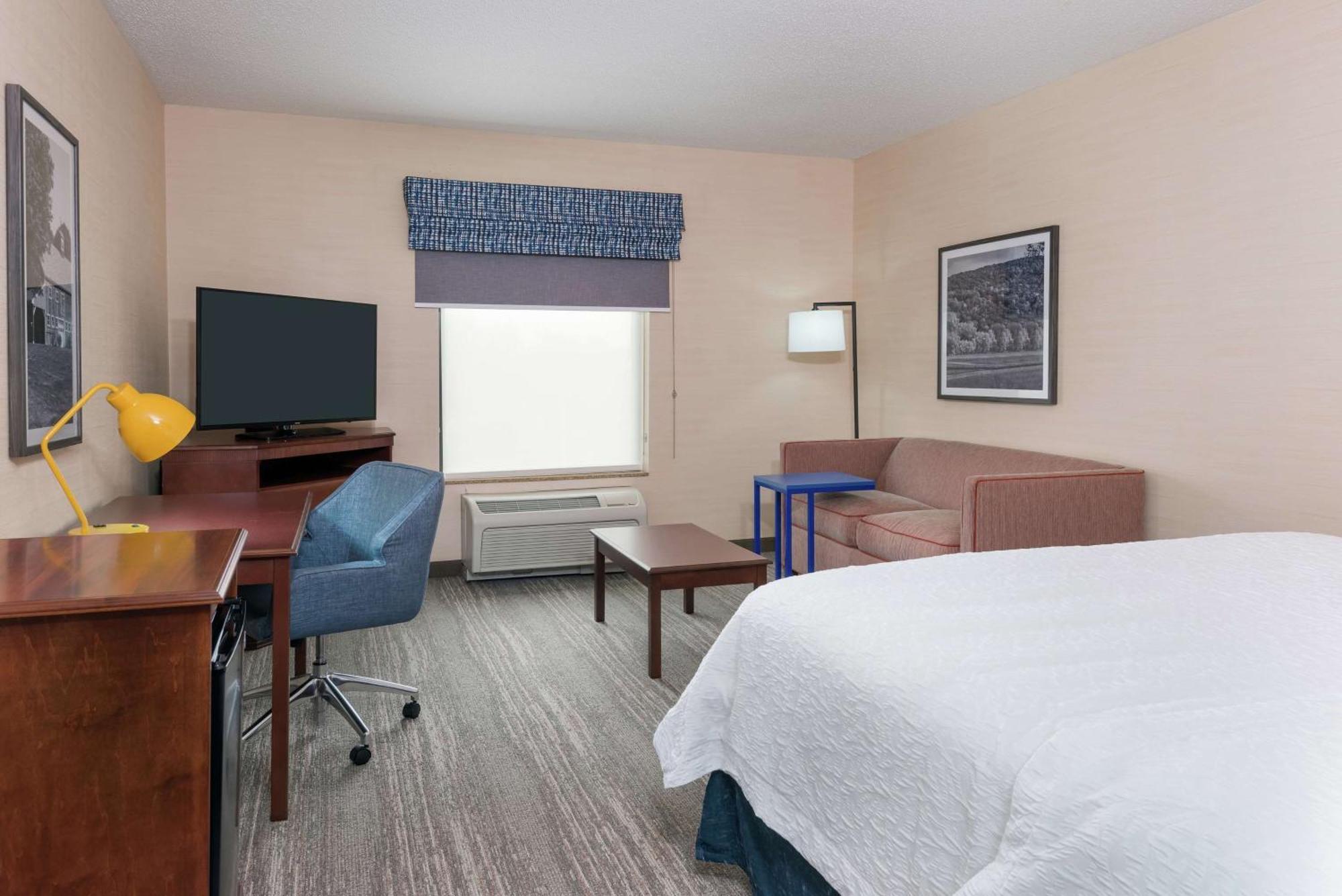 Hampton Inn Springfield South Enfield Extérieur photo