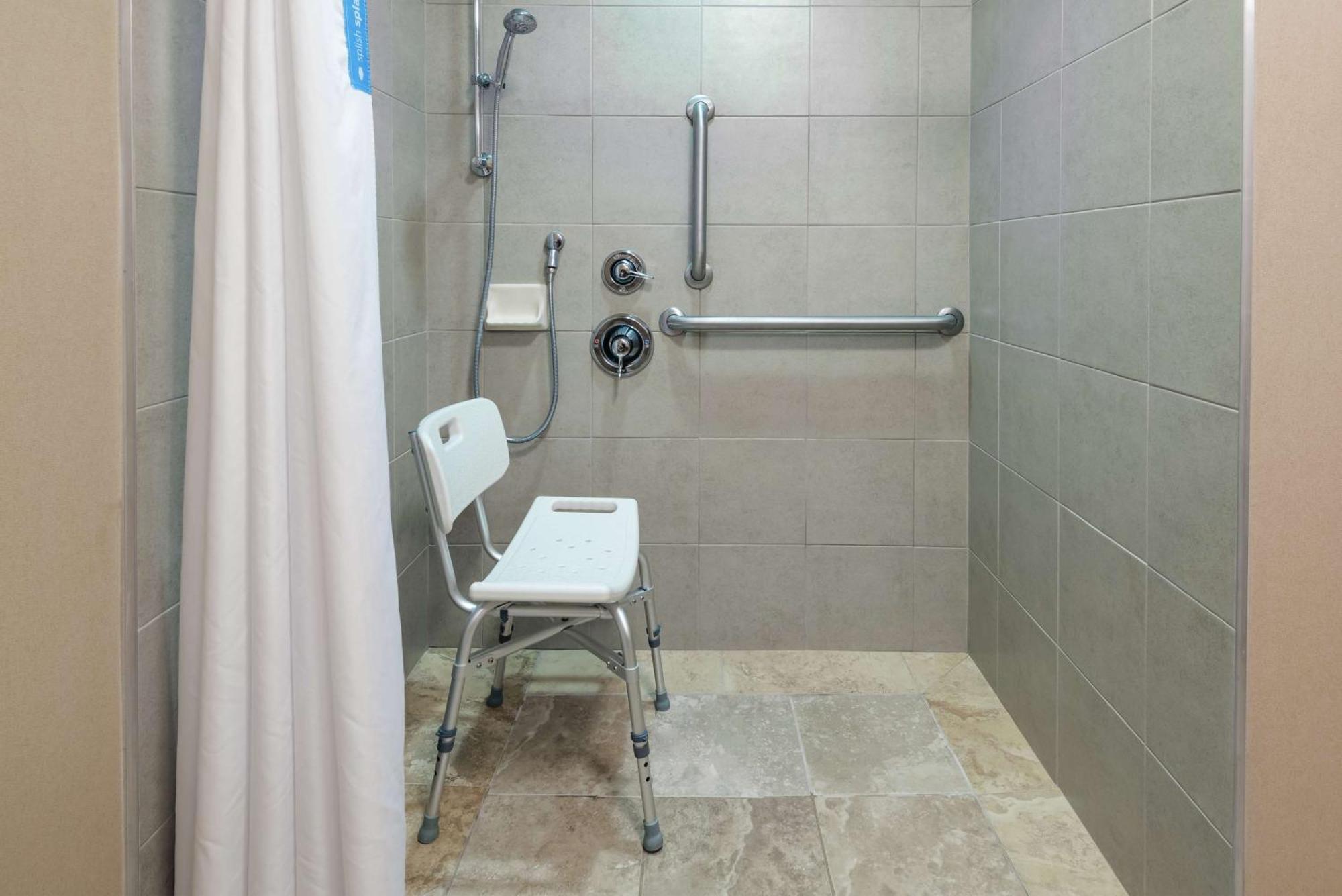Hampton Inn Springfield South Enfield Extérieur photo