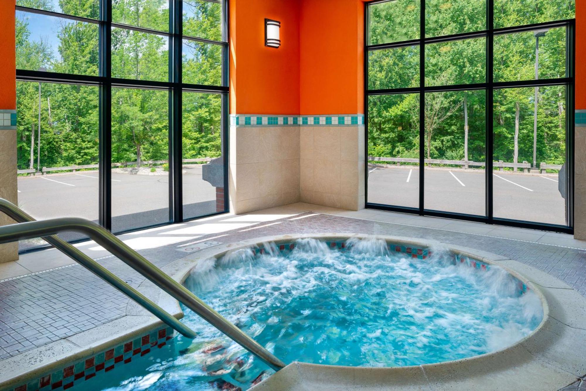 Hampton Inn Springfield South Enfield Extérieur photo