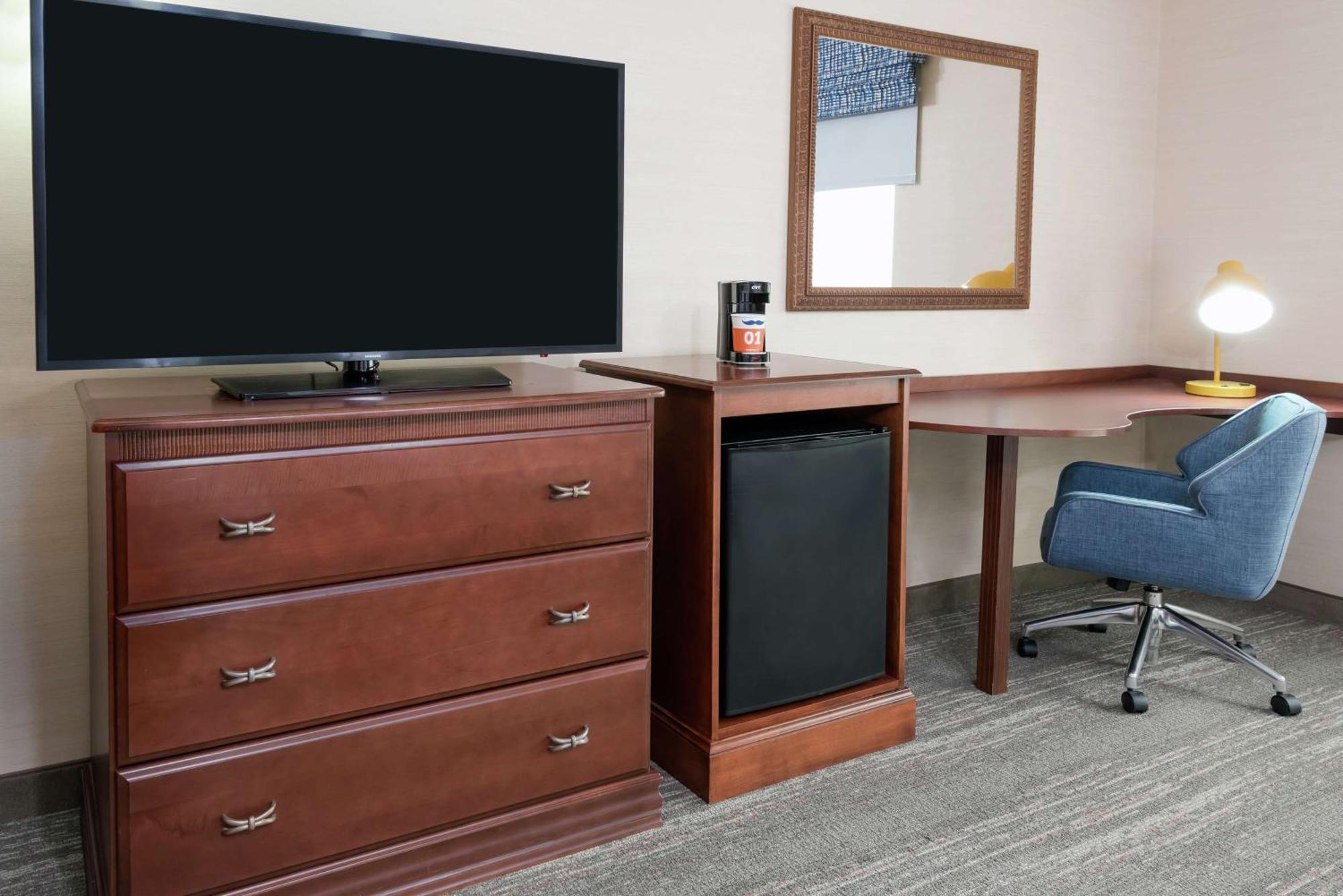 Hampton Inn Springfield South Enfield Extérieur photo