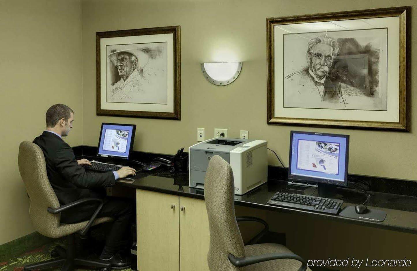Hampton Inn Springfield South Enfield Extérieur photo
